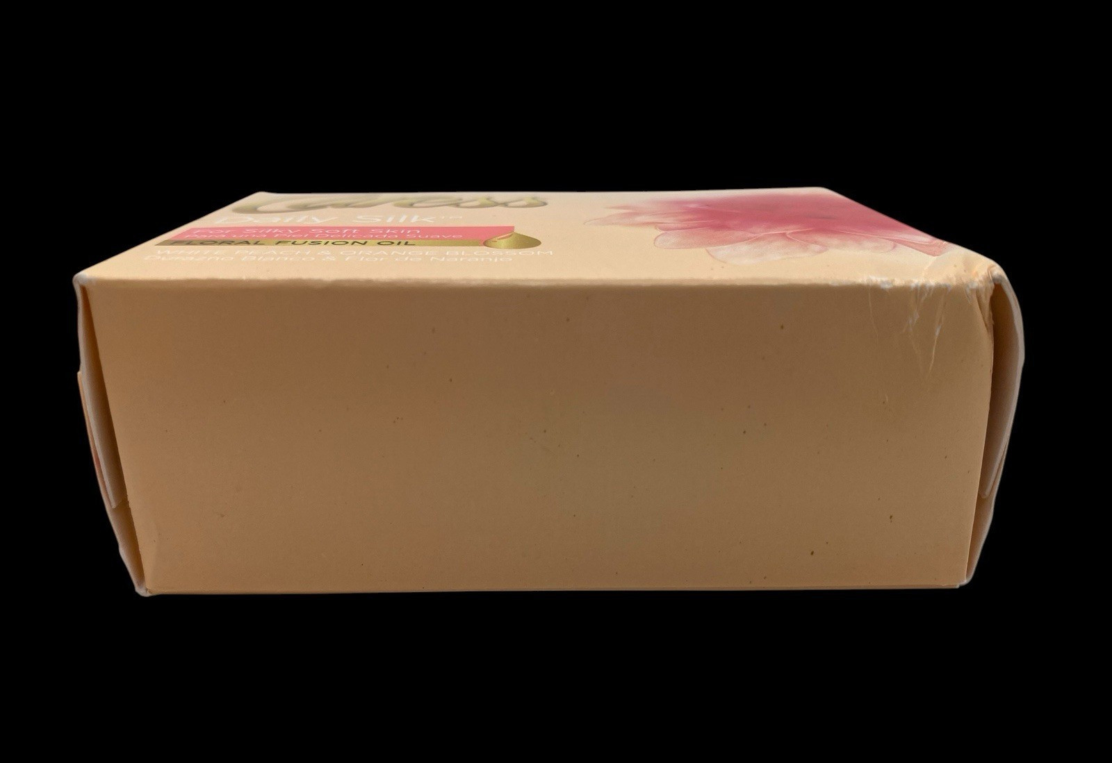 Caress Daily Silk Beauty Bar Soap 4oz Silky Soft Skin Floral Fusion Oil NOS