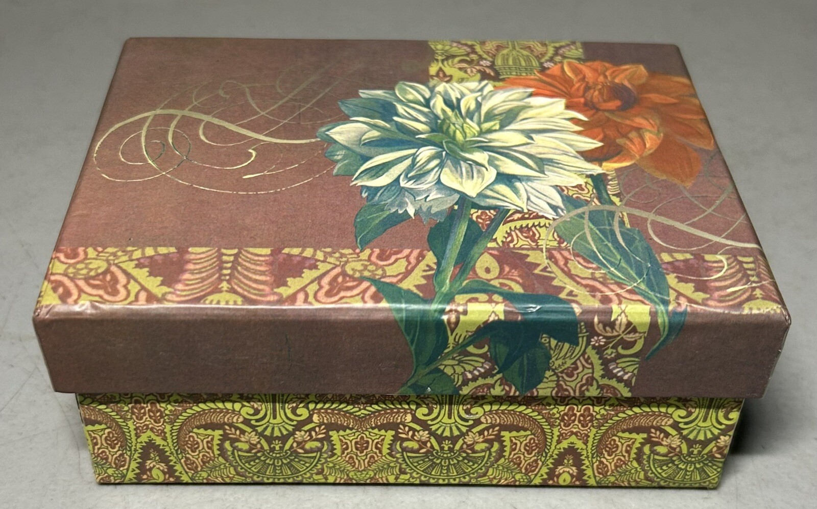 Totara Refresh warm, Vanilla, Fragrance, Premium Soap 2 Bars 5.75 OZ Per in Box
