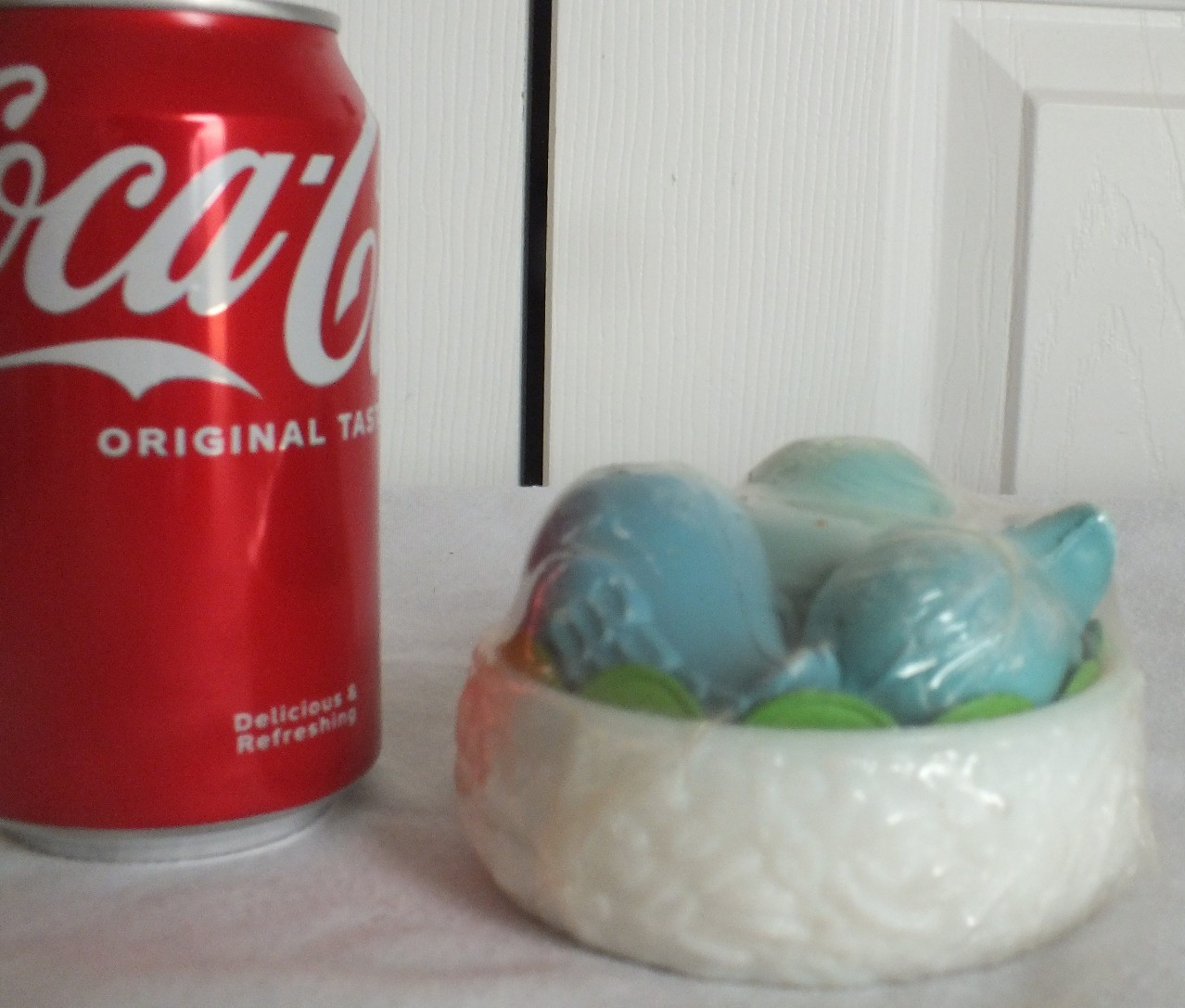 Avon love nest white milk glass dish 3 bluebird soaps NOS 1970s vintage Sealed