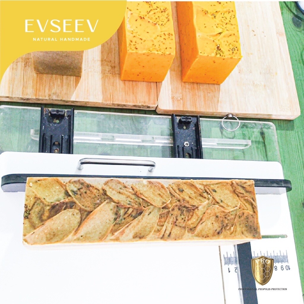 ￼Natural Propolis Soap Bar 100g – Antibacterial & Antioxidant
