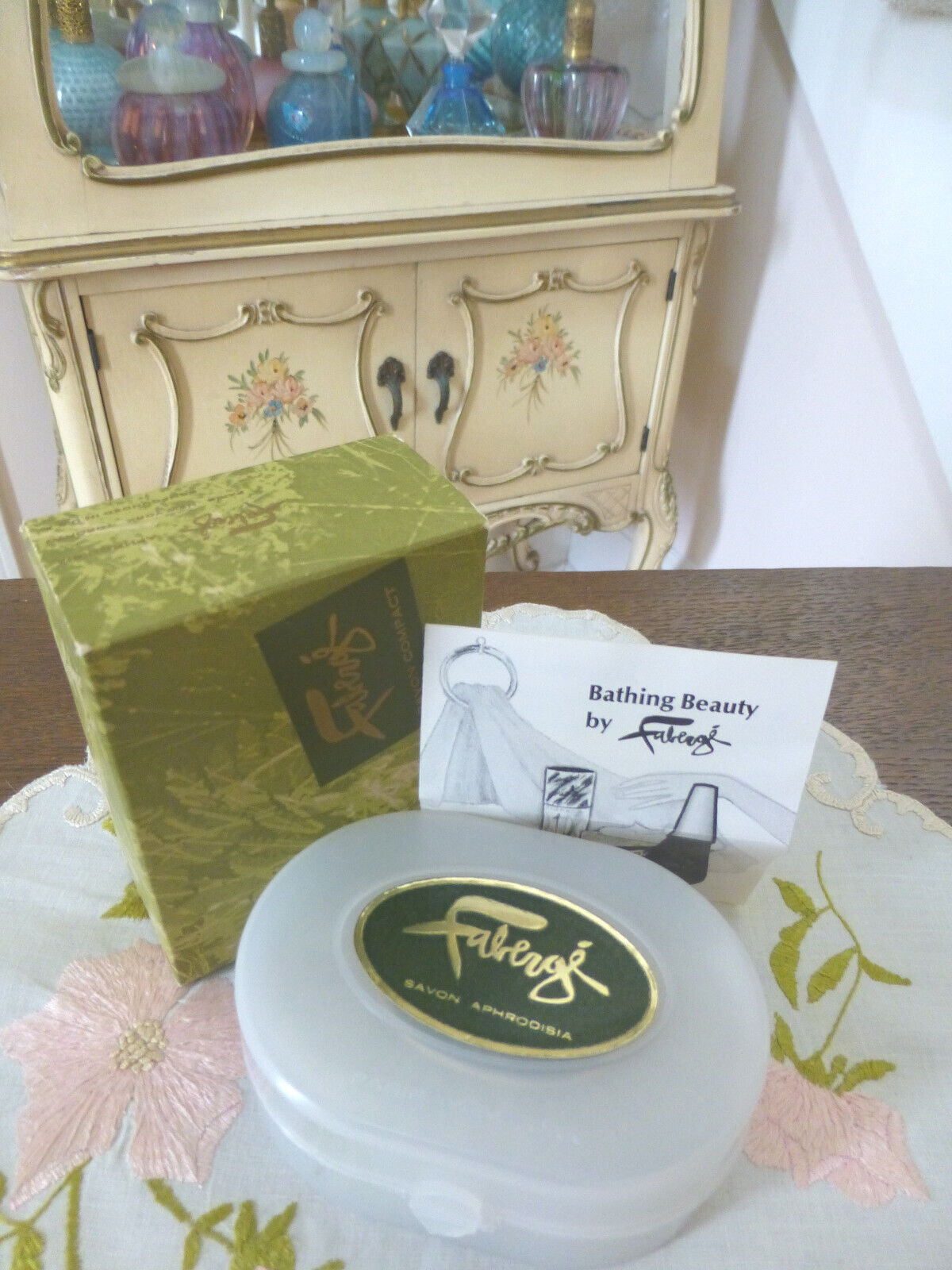 VTG 1960s 1965 Faberge APHRODISIA French Milled Soap 4.5 Oz Bar w Travel Case