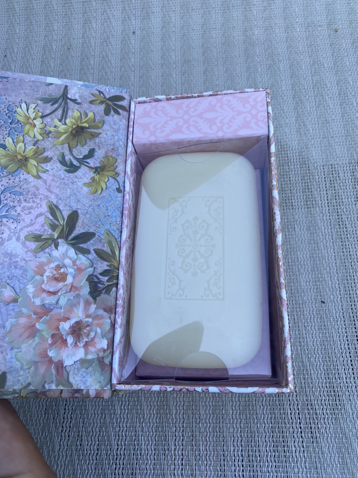 Pooch & Sweetheart ~Eiffel Tower Music Box w/Almond SOAP~ Plays “Fur Elise”~ NEW