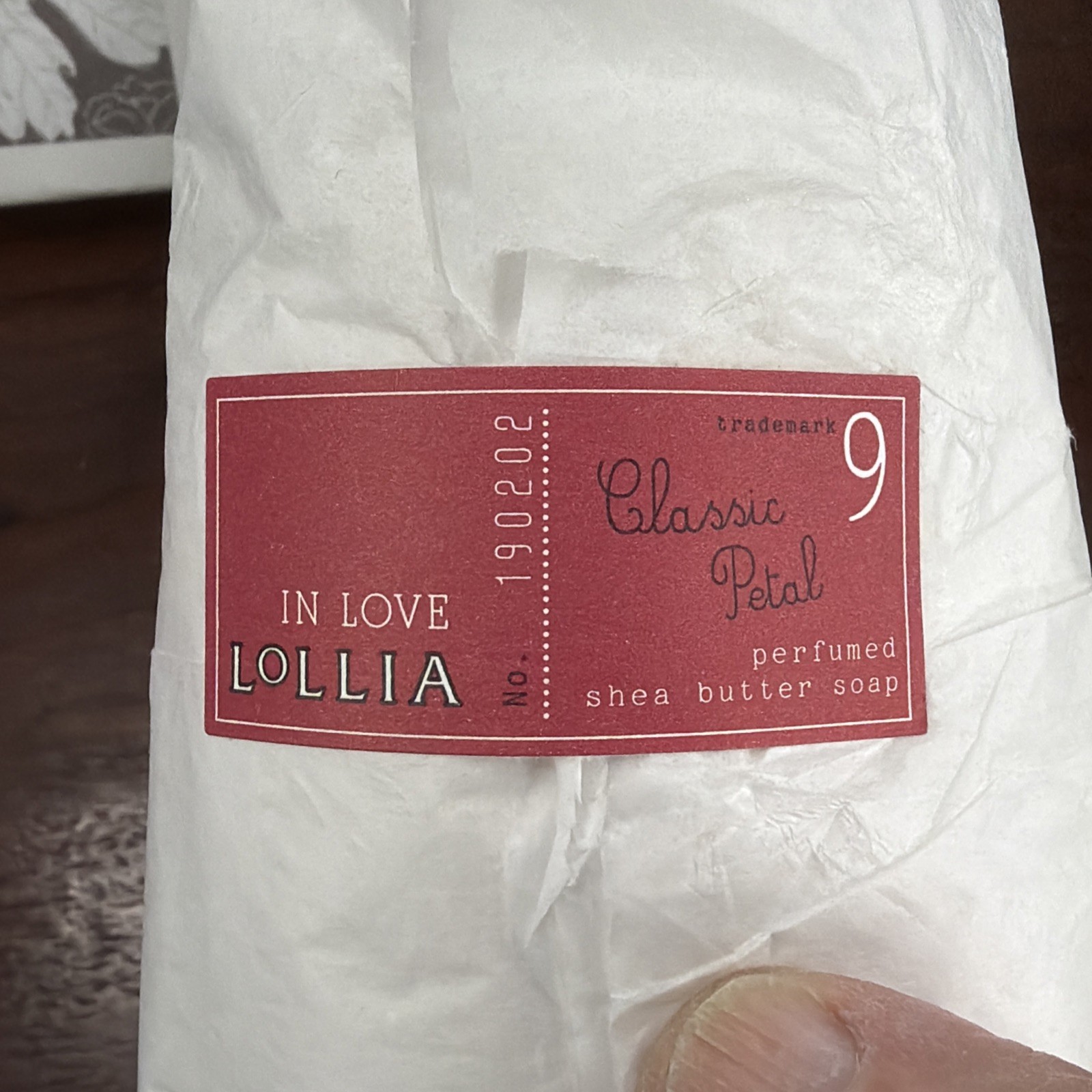 Lollia Finest Perfumed Soap “LOLLIA IN LOVE” Classic Petal Shea Butter 8.6 oz