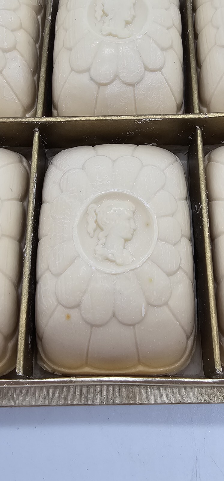 Vintage Savon Marly Decorative Guest Soaps 12 Bars Box Set NOS
