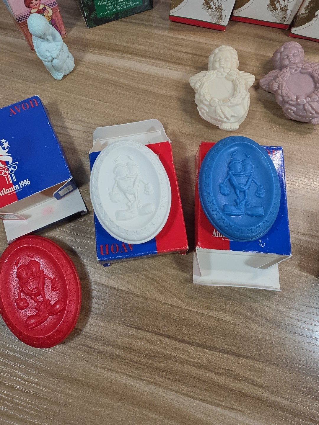 Lot Of 4 Vintage Avon Angel Soaps Plus A Bunch Of Other Soap