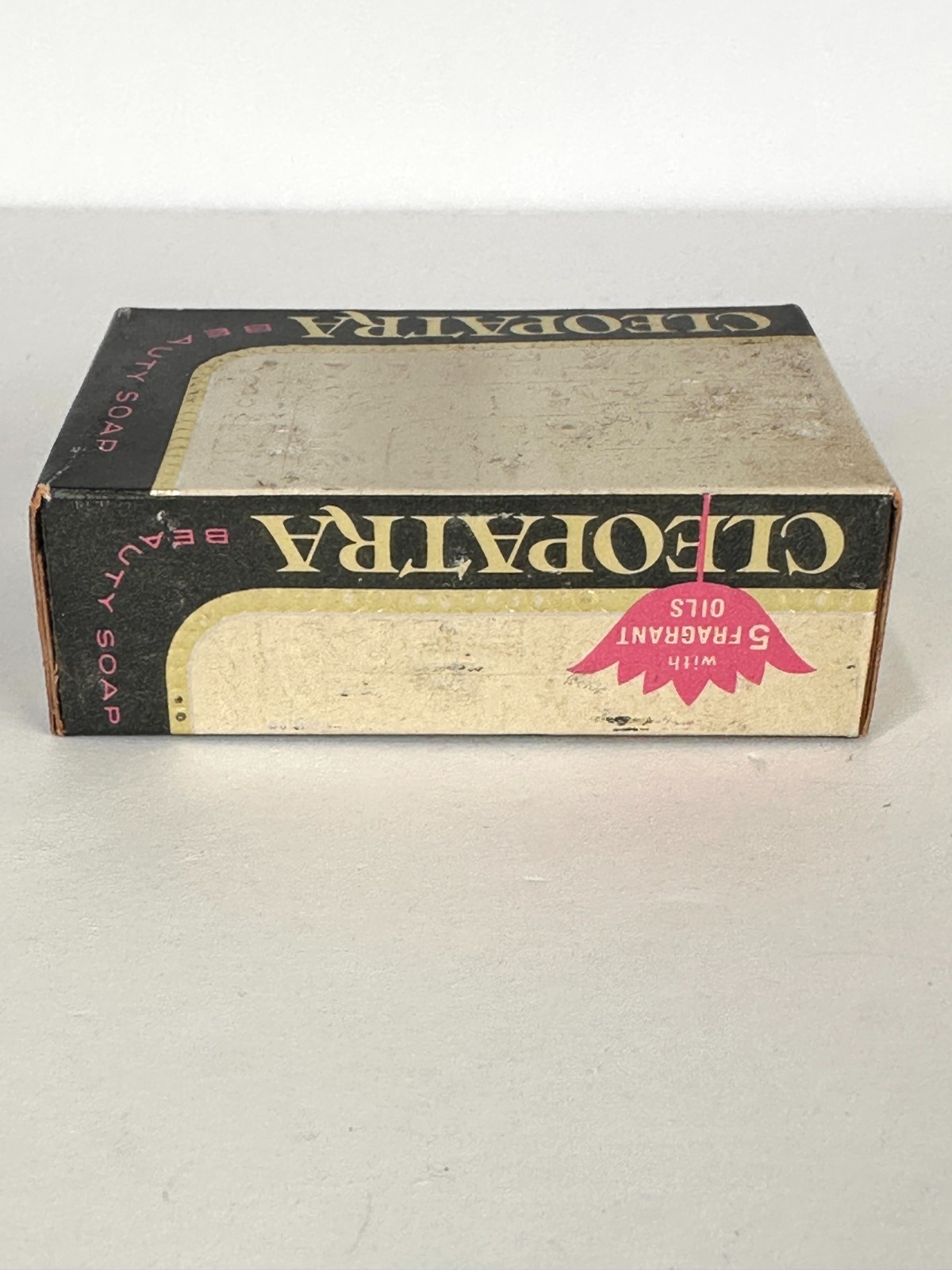 Colgate Palmolive Cleopatra Beauty Soap Bar 25 Cents with 5 Fragrant Oils