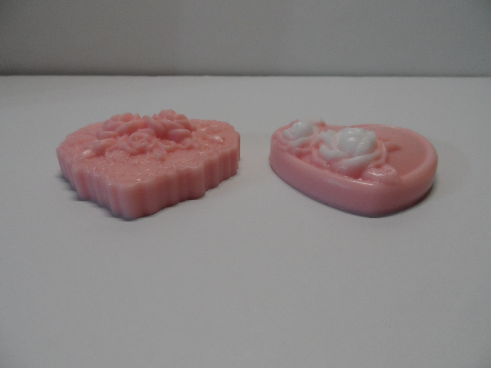 Lot of 2 Roses and Hearts Love Forever Decorative Soaps Pink/White