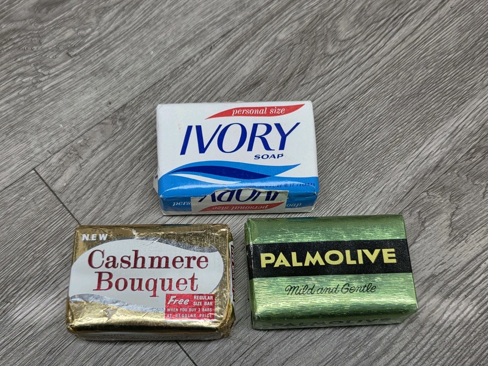 Big Lot Of Vintage Bar Soap Dove, Cashmere Bouquet, Ivory, Swan, Palmolive, Avon