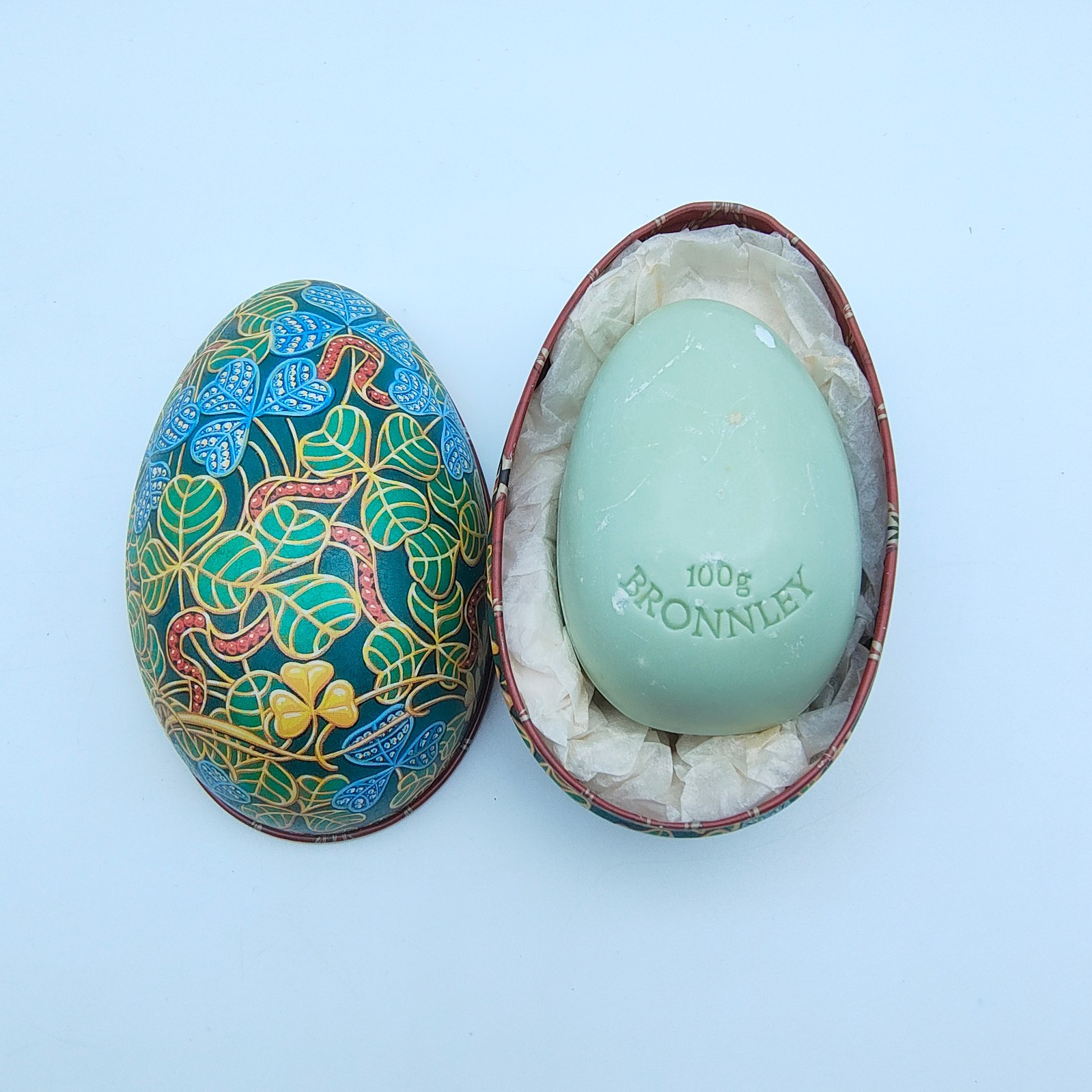 Bronnley Soap 100g 3.5 oz Blue Poppy Replica Faberge Imperial Egg Clover Leaf