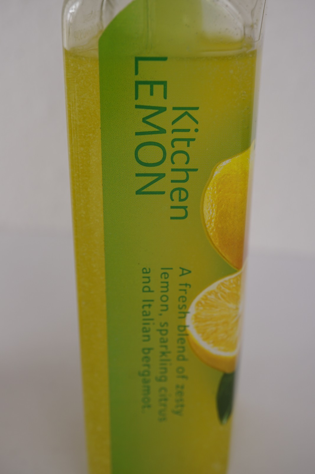 2 BATH & BODY WORKS KITCHEN LEMON DEEP CLEANSING GEL HAND SOAP