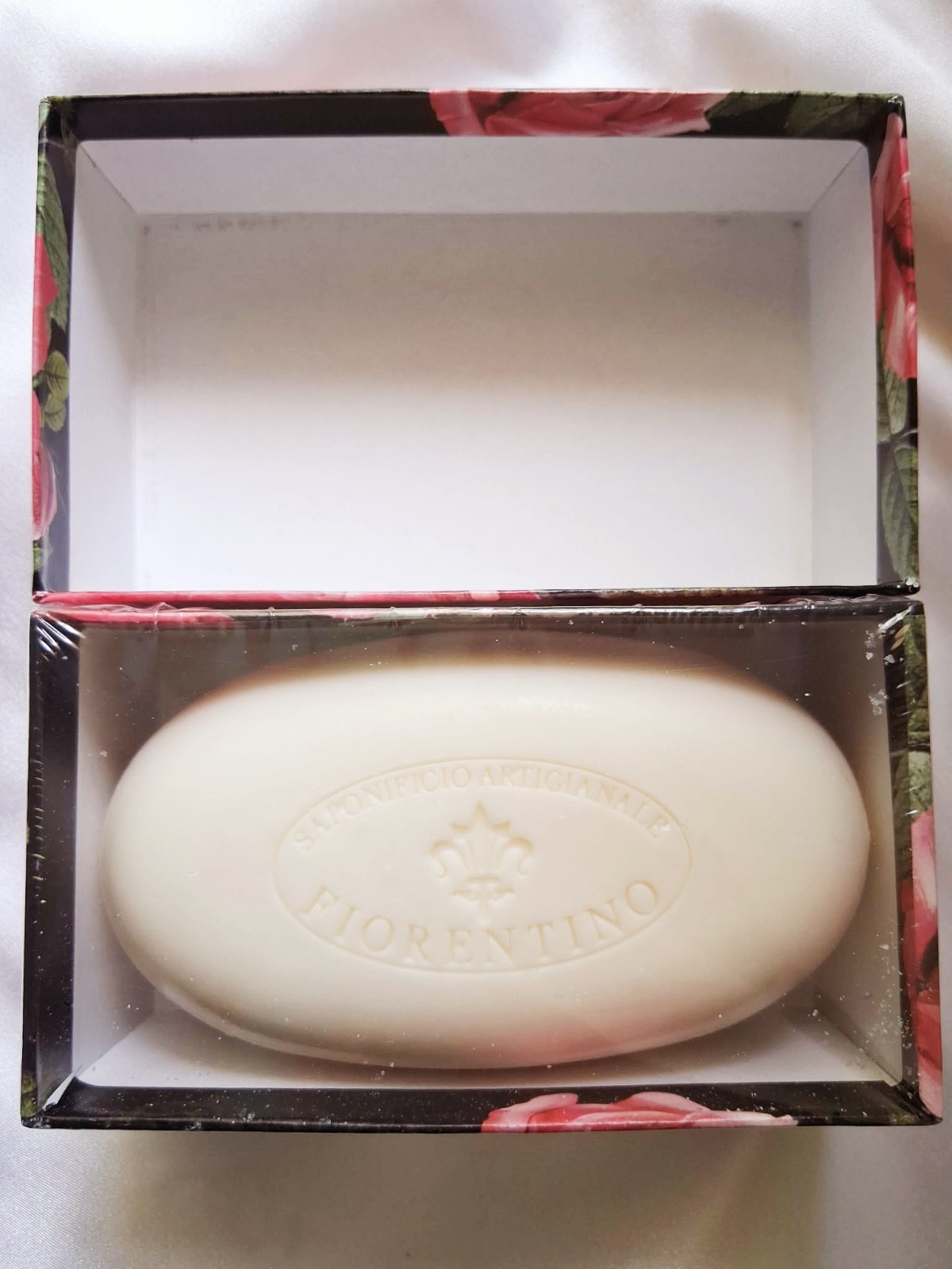 Saponificio Artigianale Fiorentino Rose Petals Scented Bar Soap 10.5 oz