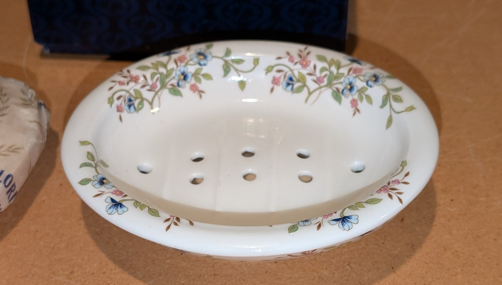 Vintage Floris of London RARE Unused Ceramic Bone China Floral Soap Dish NOS