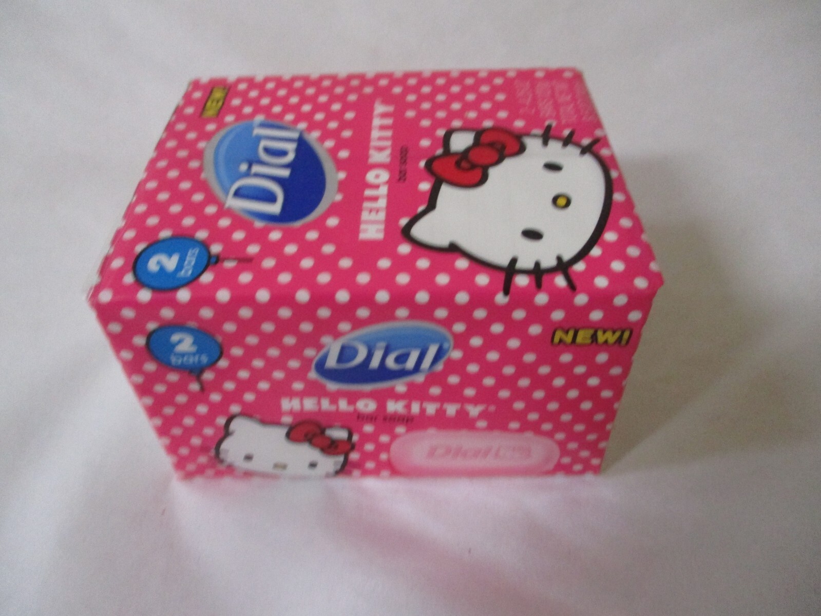 NEW DIAL HELLO KITTY BAR SOAP 2 BARS IN SEALED PACKAGE PINK DOTS KITTY VERY CUTE