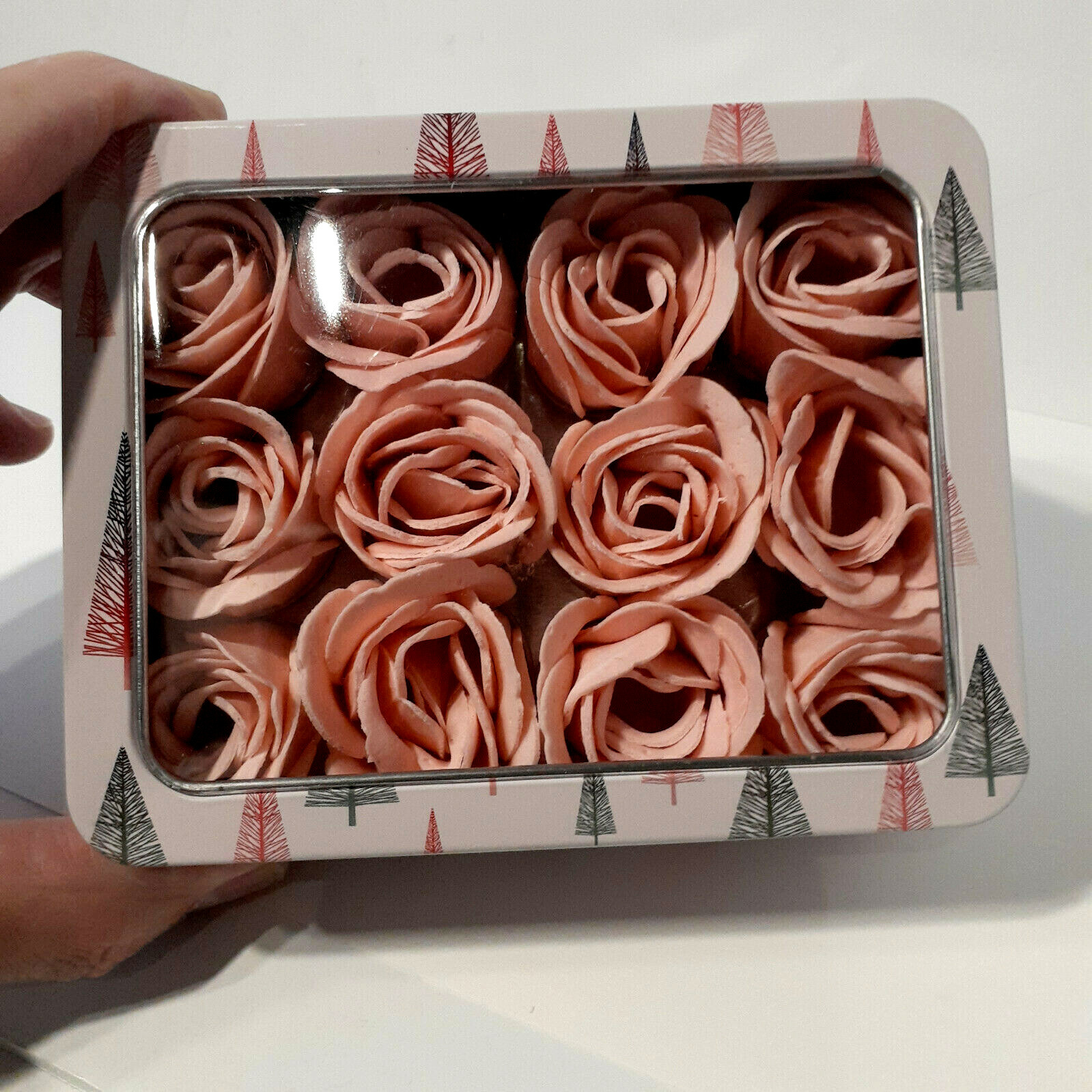Nicole Miller Rose Scented Soap Petals in metal box