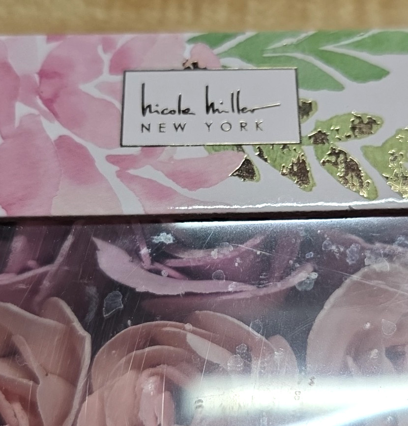 Nicole Miller Pink Rose Scented Soap Petals in Box – 18 Piece