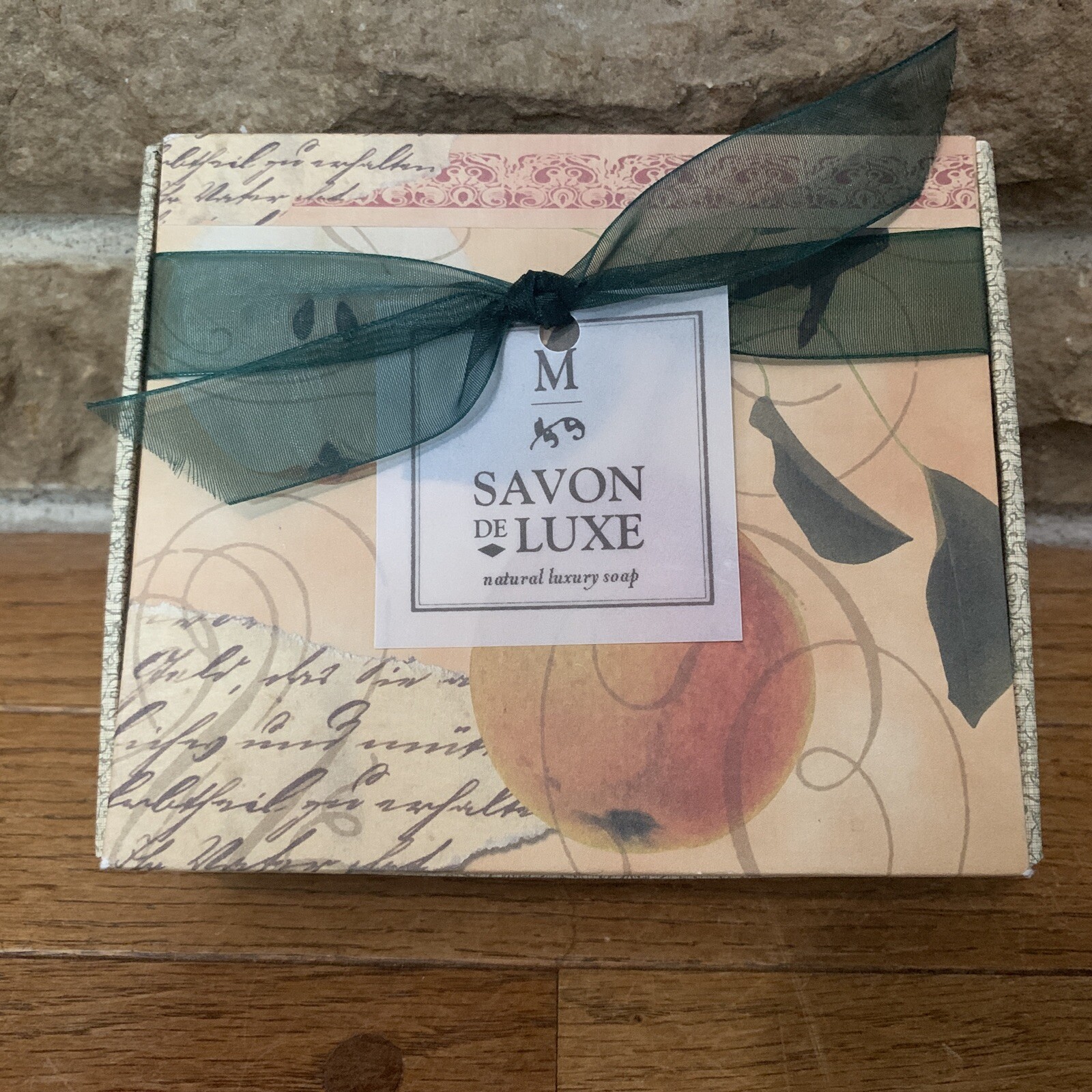 Savon De Luxe Almond Soap 6.6 Oz Bar M Gift Box French Milled And 2 Bath Cubes