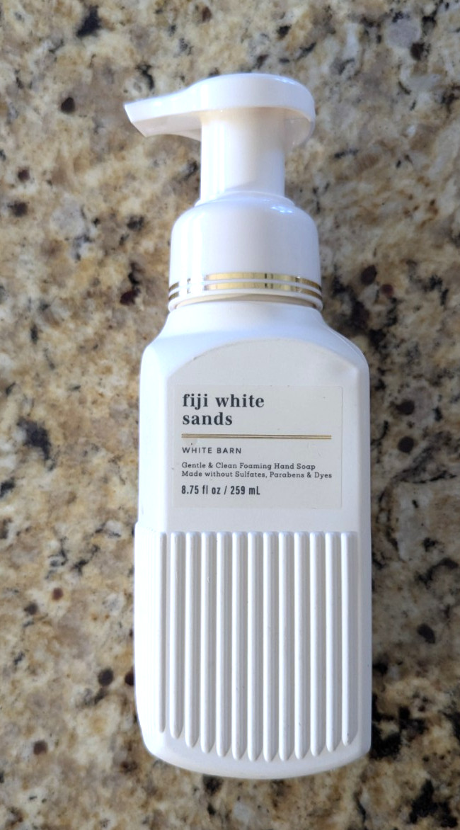 Bath & Body Works White Barn Foaming Hand Soap Fiji White Sands 8.75 oz
