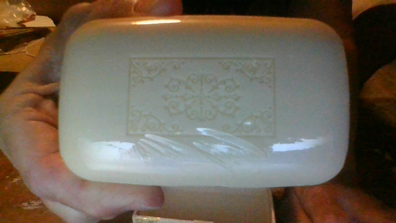 NICE!! Savon au The Vert 2 Green Tea Soaps in Keepsake Butterfly Box-GREAT GIFT!