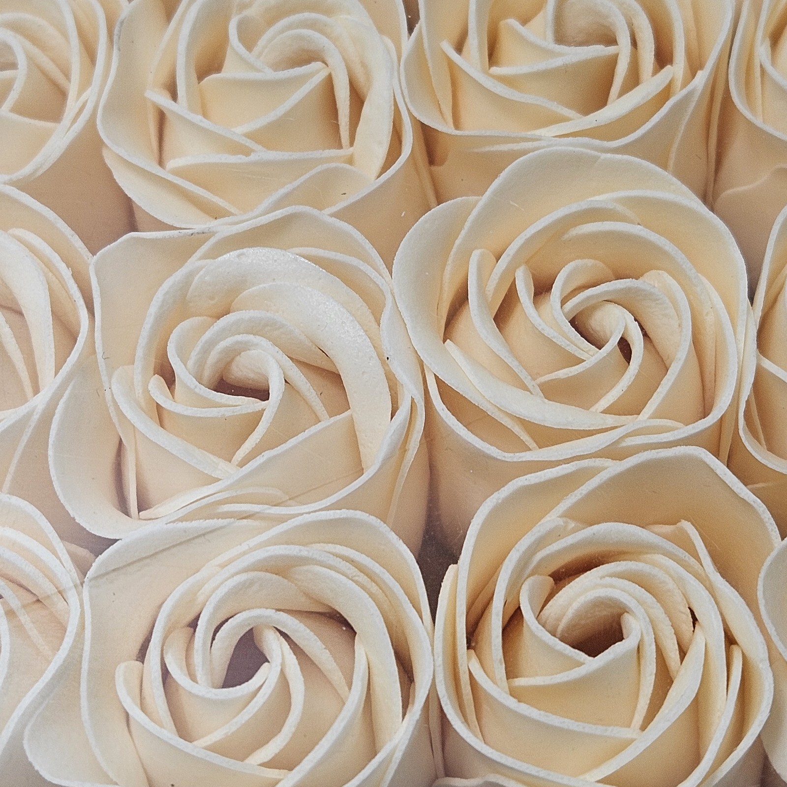 Body Luxuries Scented Soap Flower Petals, Vanilla Tahitian