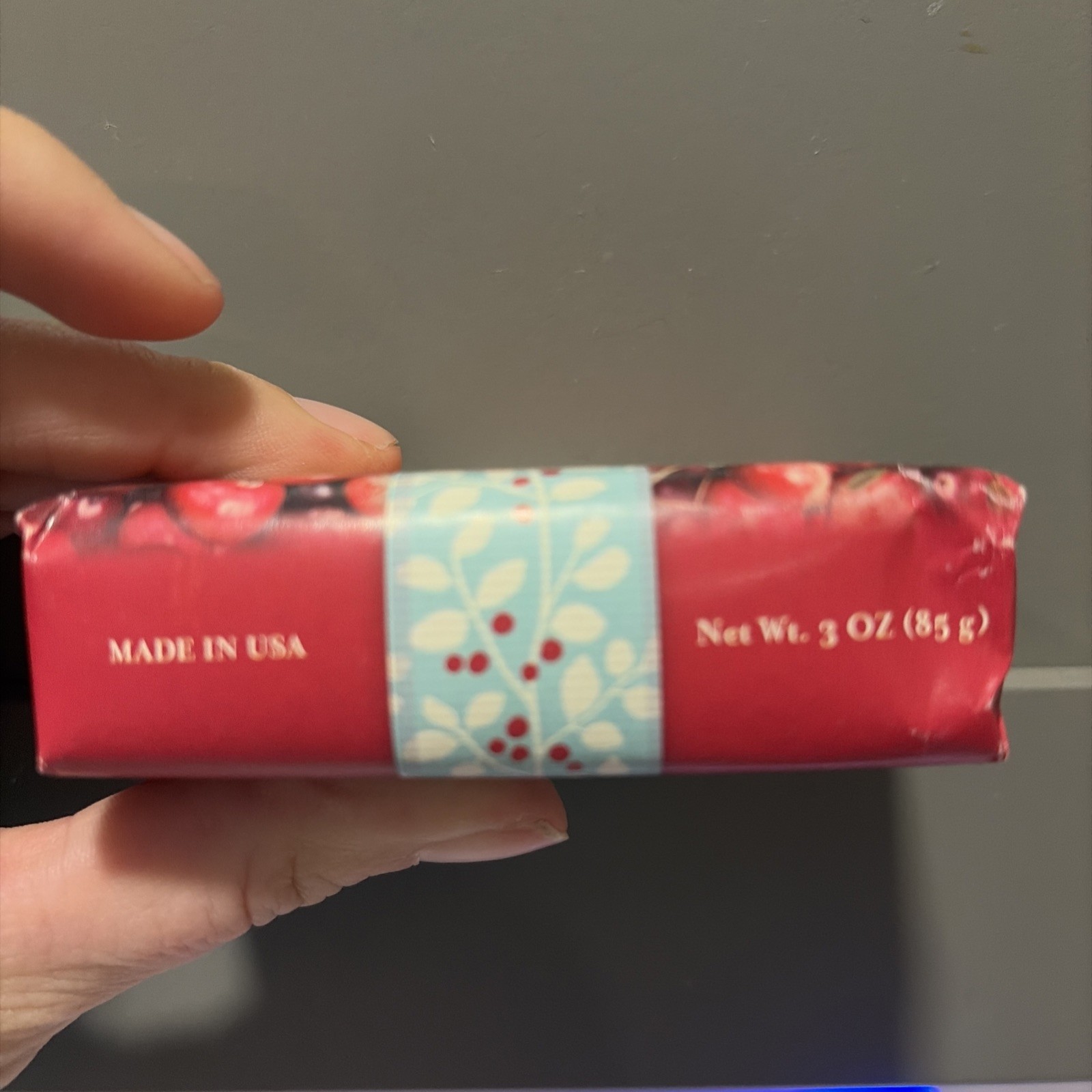 Vintage Cape Shore Cranberry Bar Soap 3. oz Vtg Prop Holiday