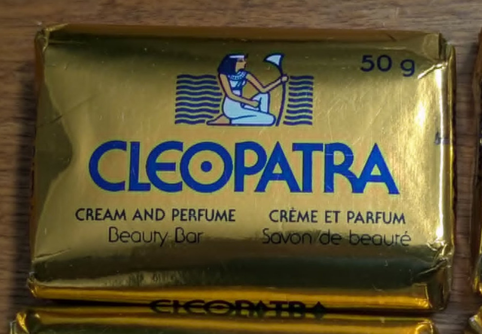 Lot of 9 Vintage Cleopatra Beauty Soap Bars 50g Gold Foil Made in France New