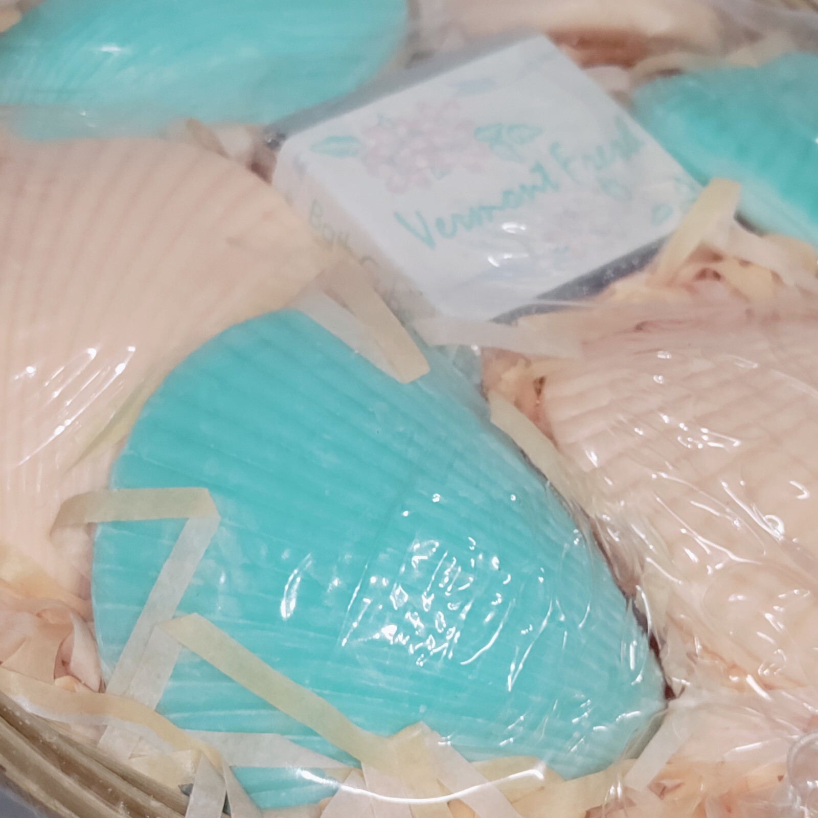 Vtg New Gift Basket 6-Coral & Aqua Seashell Soap & Vermont Fresh BathCube Canada
