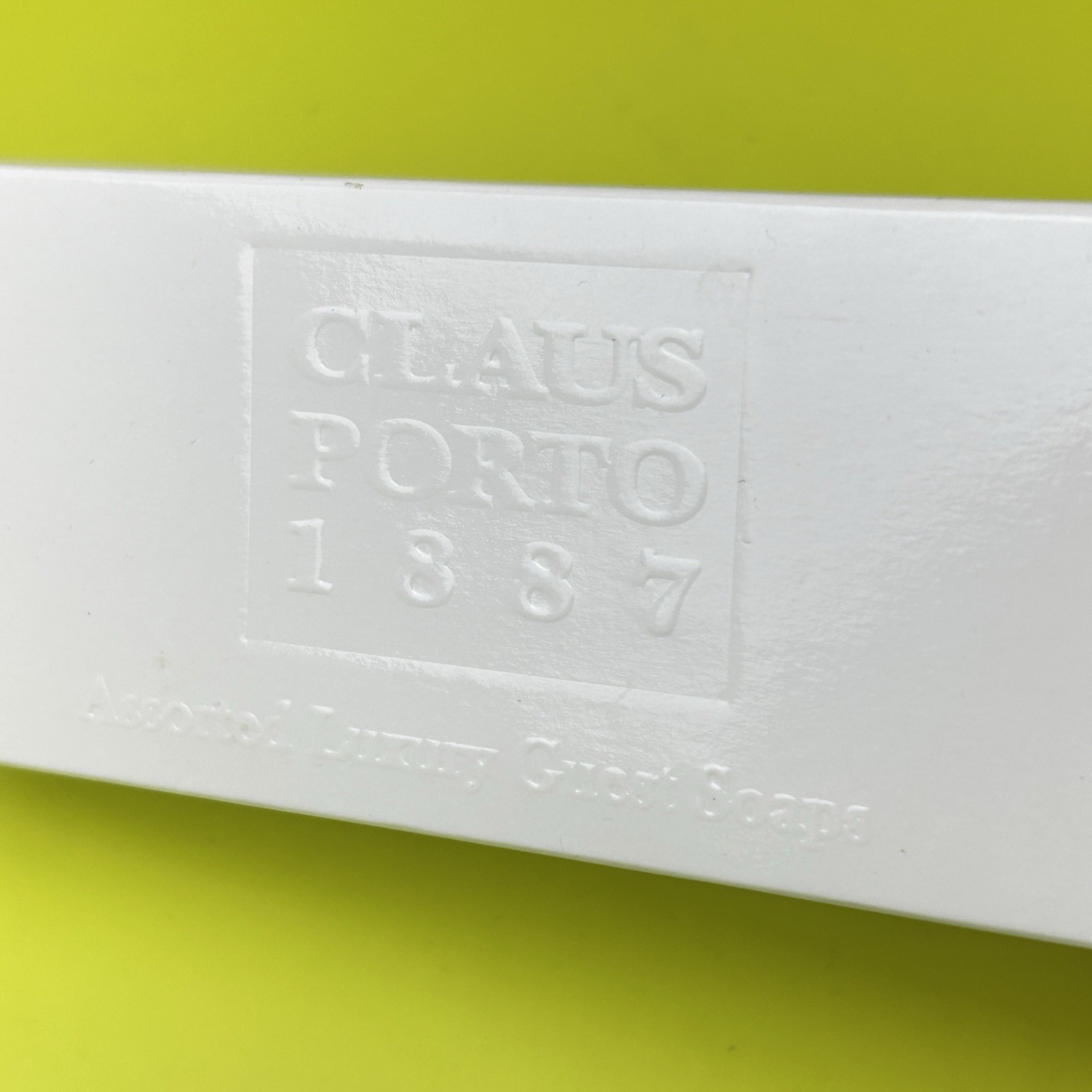 Claus Porto – Guest Soap Box with 15 Mini Soaps in 5 Scents, (10g each)