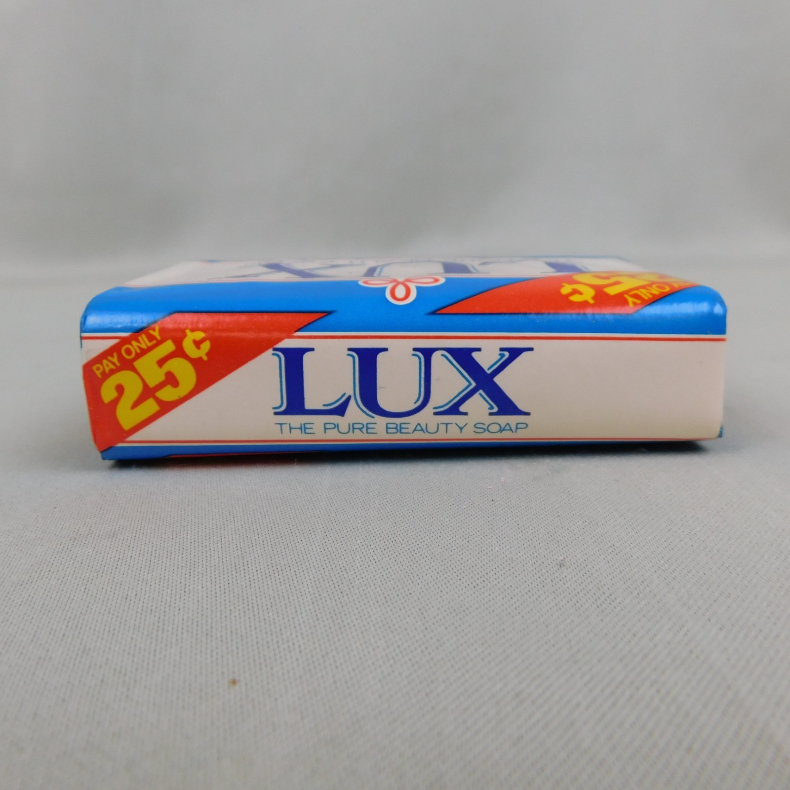 Vintage NOS Lux The Pure Beauty Soap White 4.75oz Bath Size #A316