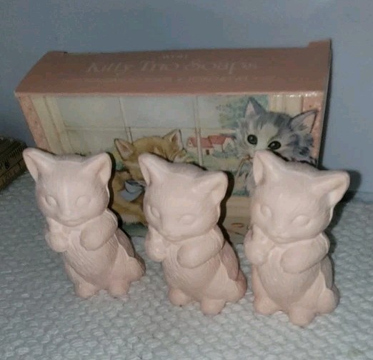 Vintage Avon Products 1987 Kitty Trio 3 Pink Kitten Cat Fragranced Soaps 3oz