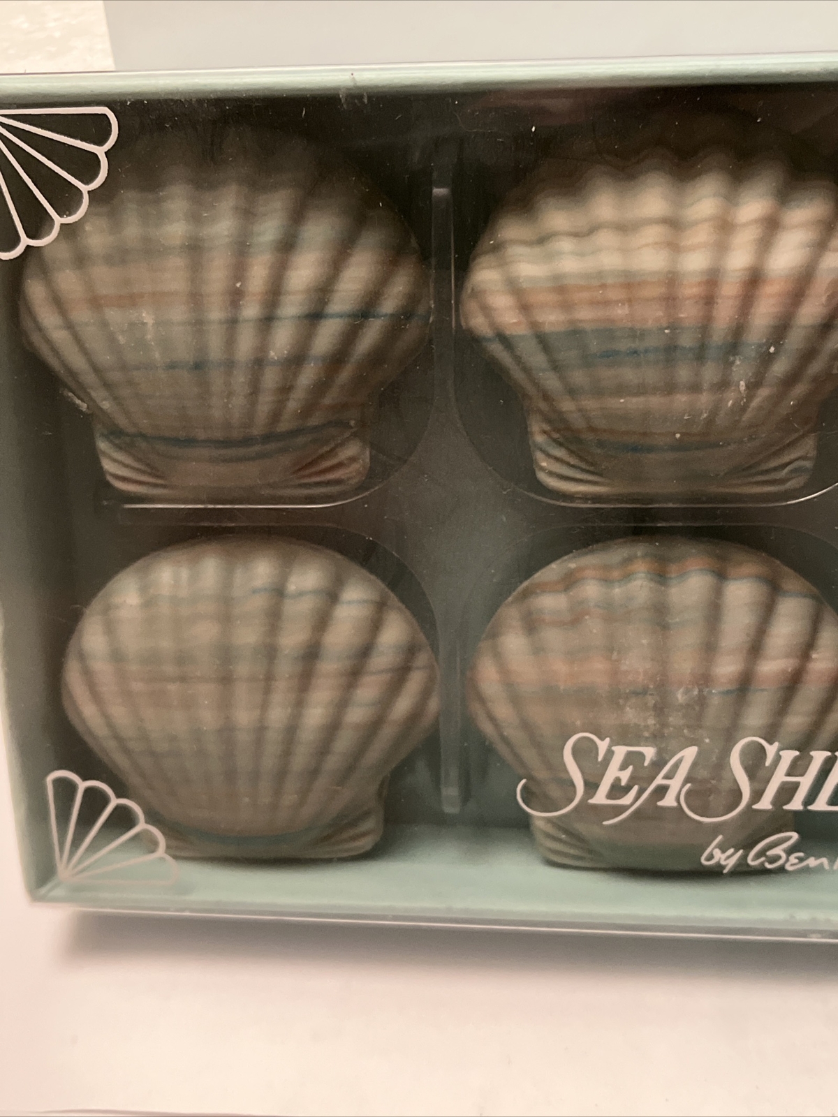 Vintage 5 Oz. Box of 6 Guest Sized Seashell Sea Shell Soap Soaps Ben Rickert New