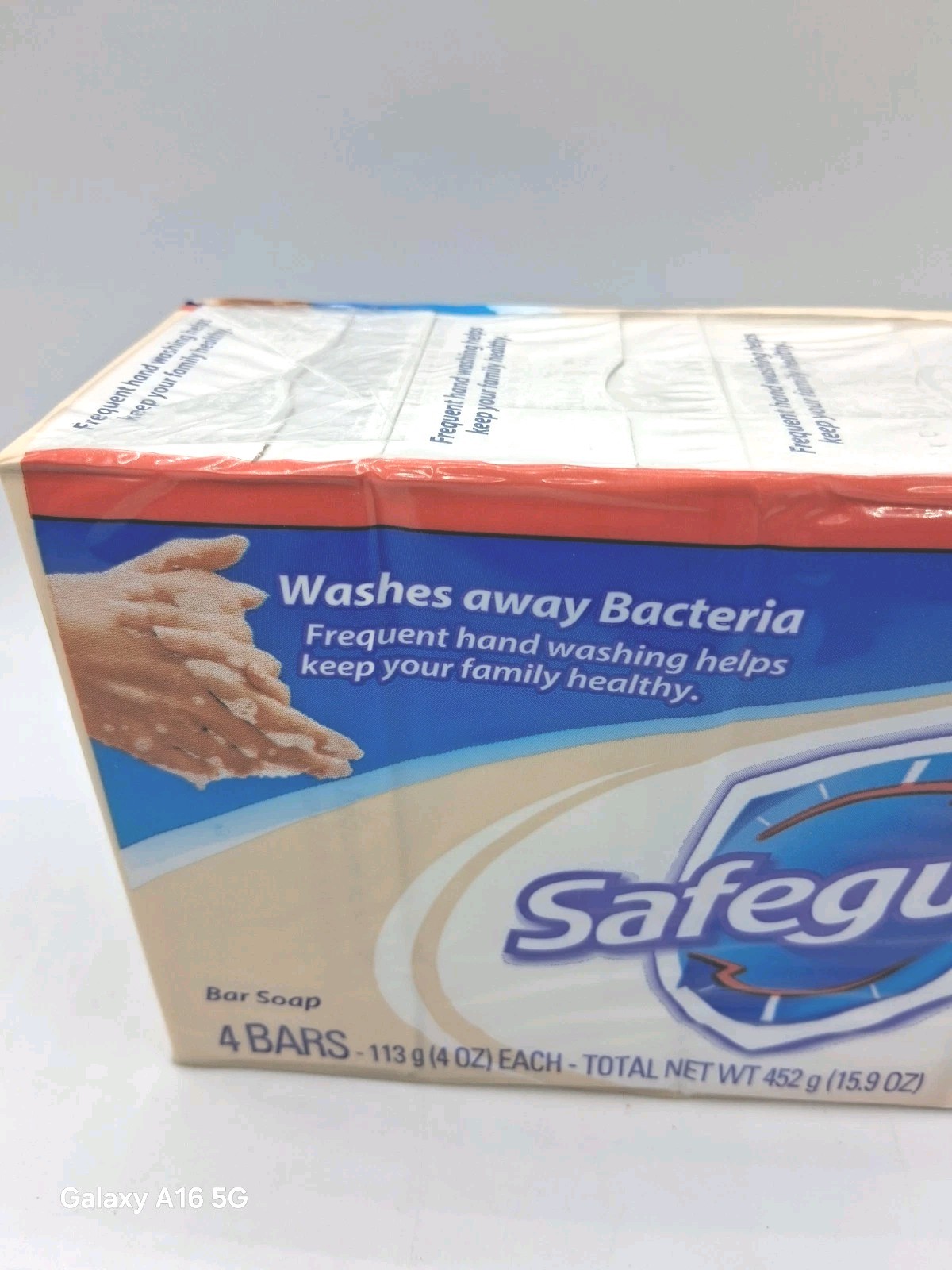 Safeguard Antibacterial Deodorant Bar Soap, Beige , 4 Bars Per Package 4 OZ Each