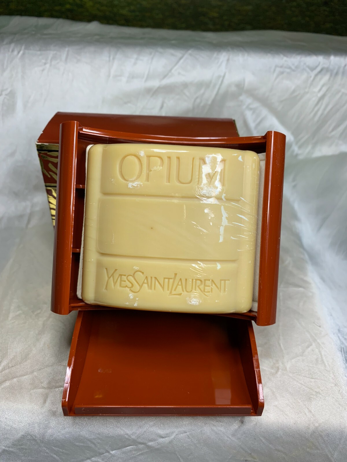 YVES SAINT LAURENT OPIUM PERFUMED SOAP 100G