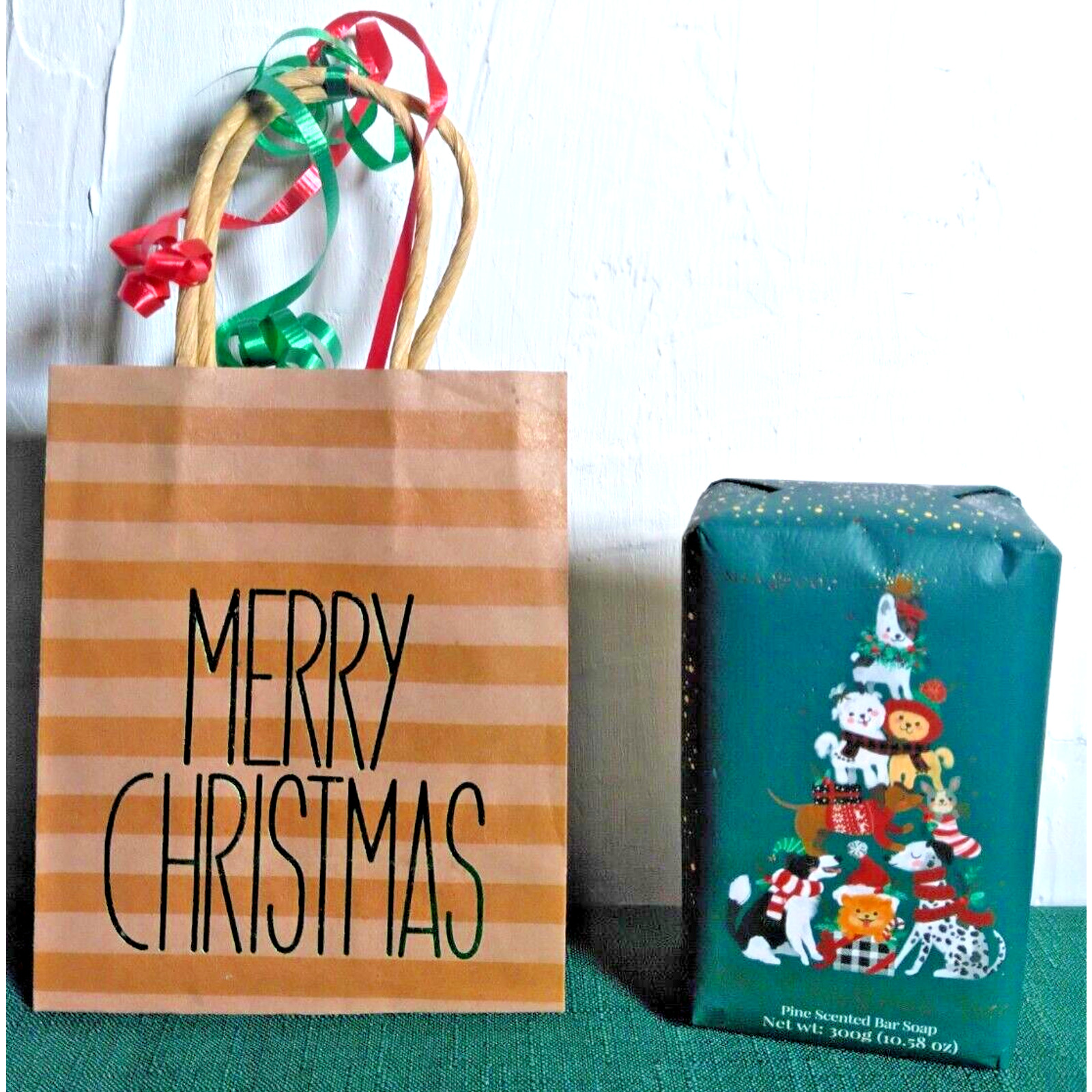 Oh Christmas Tree Pine Scented Plant Based Bar Soap 10.58 Oz With Gift Bag!