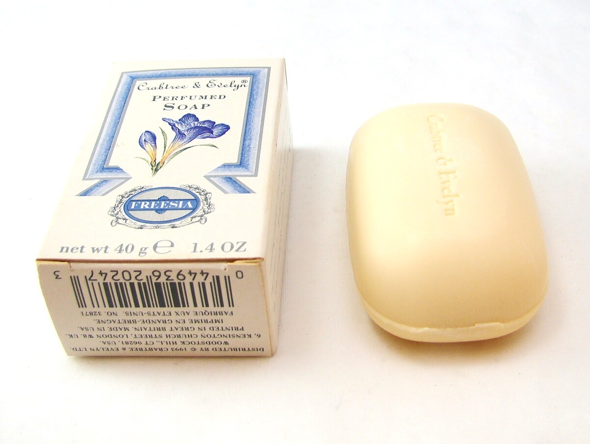 Crabtree & Evelyn FREESIA Soap Bar 40 g 1.4 oz NEW NIB imp RARE, VINTAGE