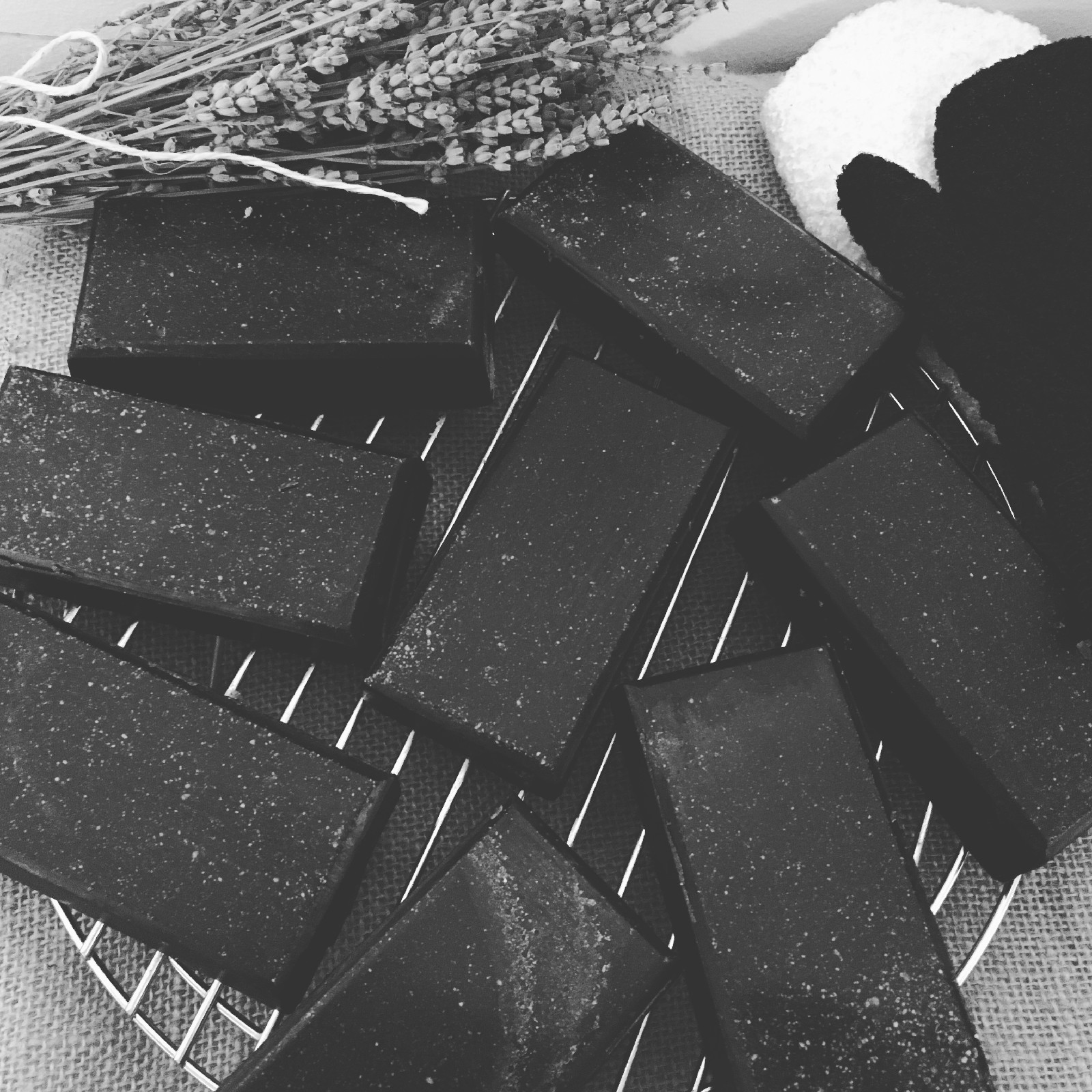 BLACKHEAD AND ACNE PIMPLE SOAP KILLS BACTERIA AND CLEANS THE SKIN