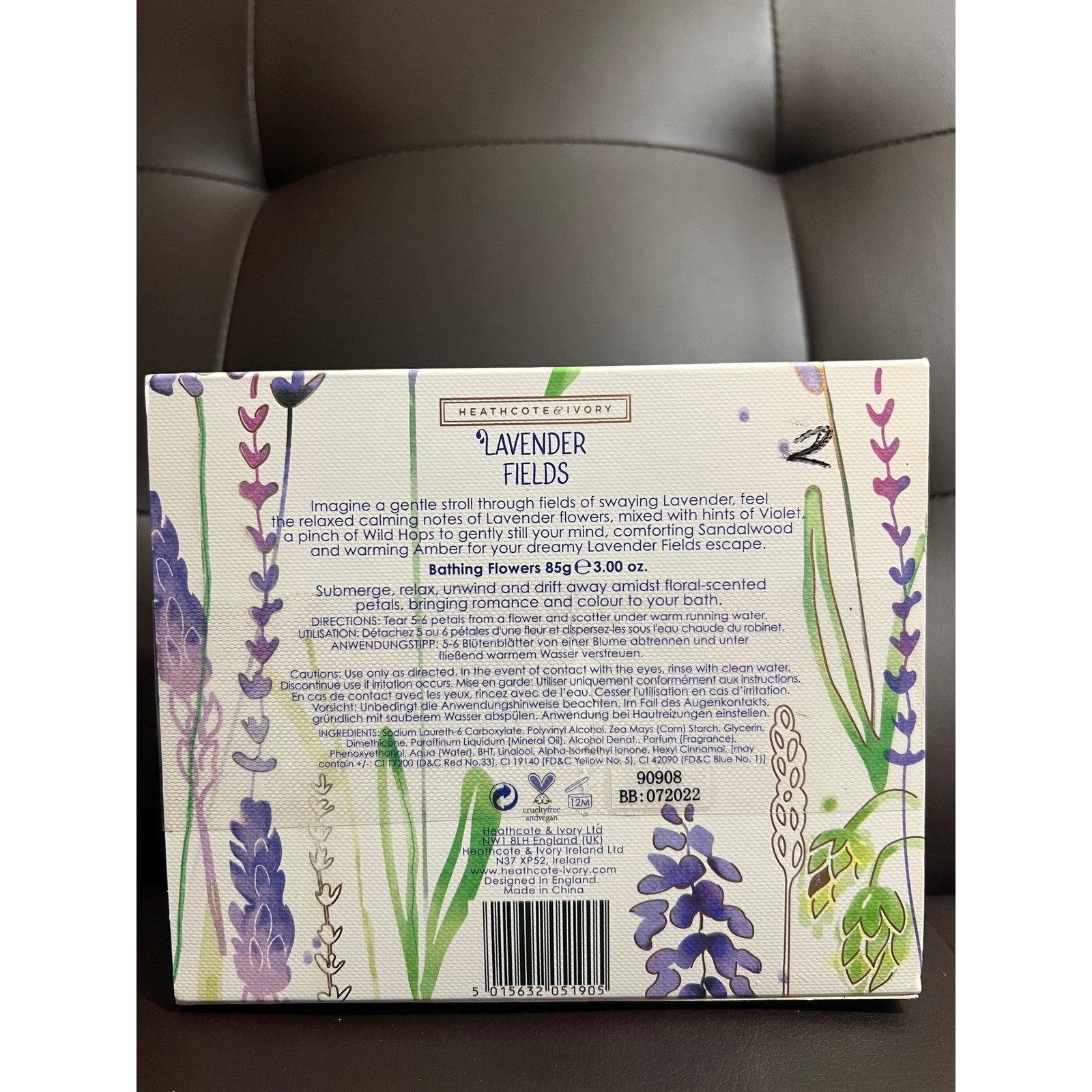 Heathcote & Ivory Lavender Fields Bathing Flowers 85g Soap Petals Gift Box