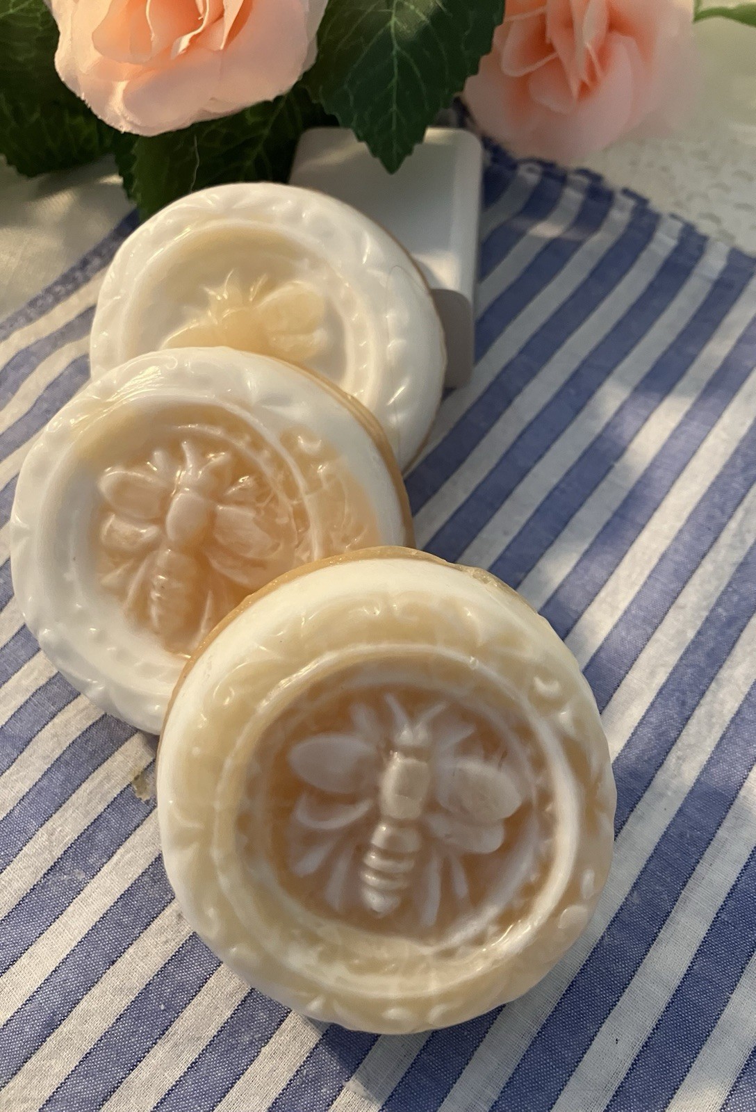 Handmade PEACH HONEY -2oz Glycerin & Goatmilk~Organic and Natural Oils Soap