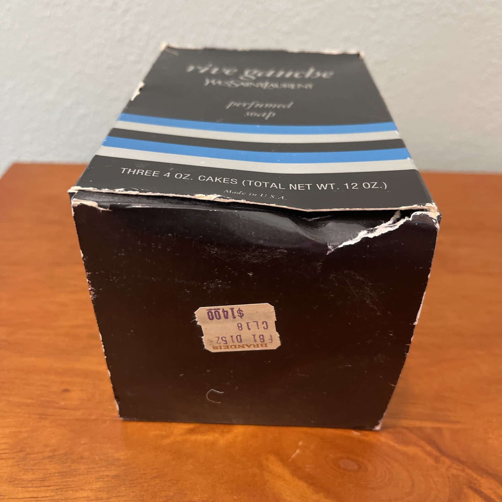 YVES SAINT LAURENT RIVE GAUCHE 4OZ X 2 VINTAGE SOAPS WITH BOX) – One Missing
