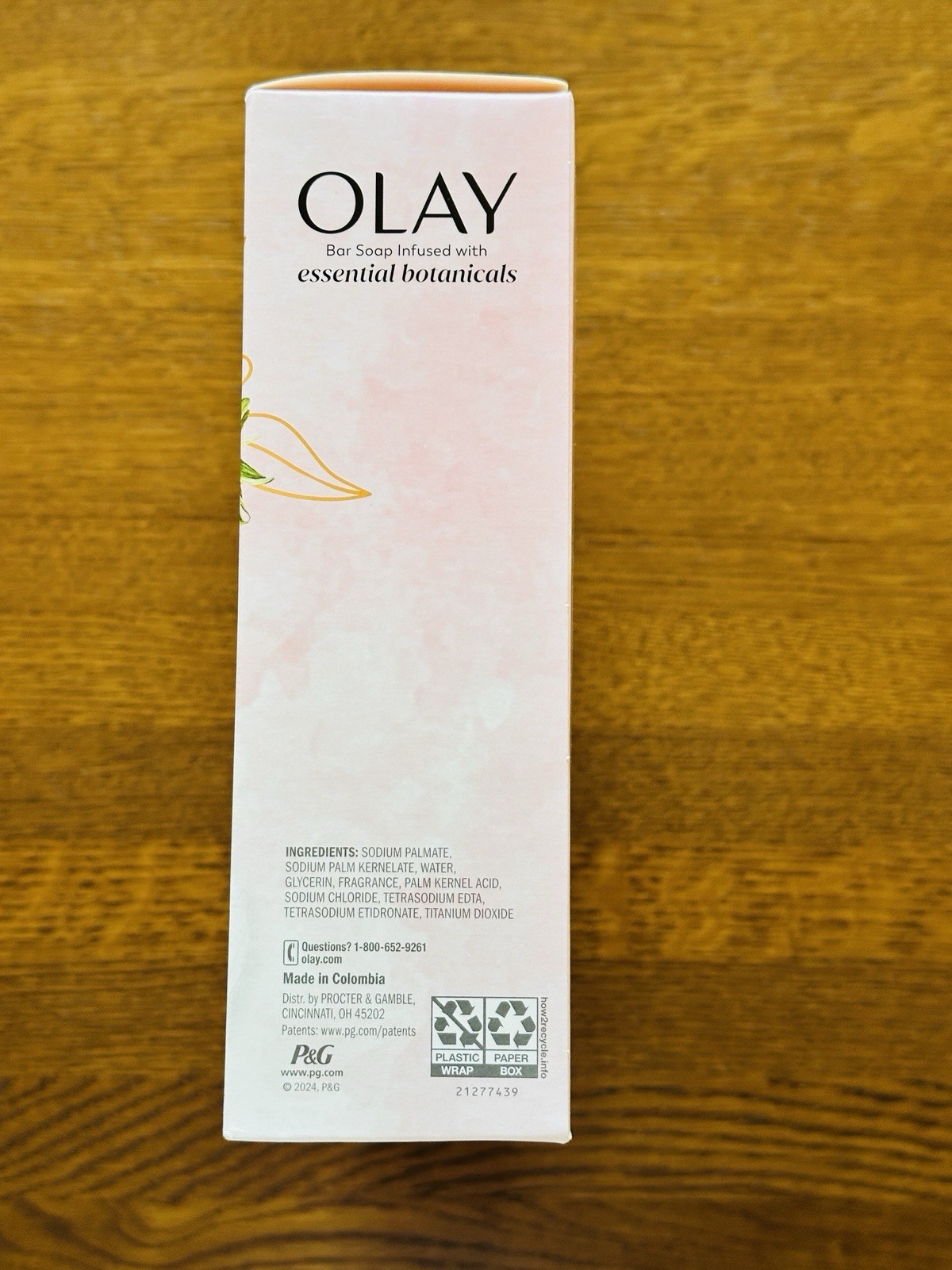 Olay Botanical Bar Soap 8 Strawberry & Sweet Cream and 8 Peach Sorbet & Mandarin