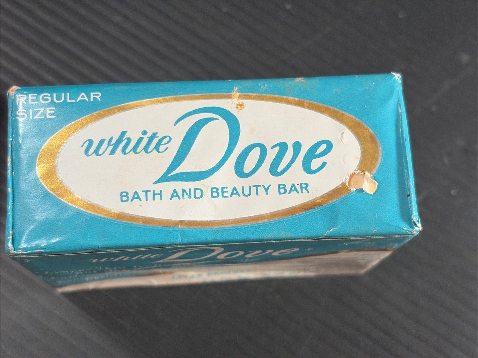 2 Vtg Dove Pink Bars Soap 4.75 Oz Bath Size & 1 Dove White 3.65 Oz