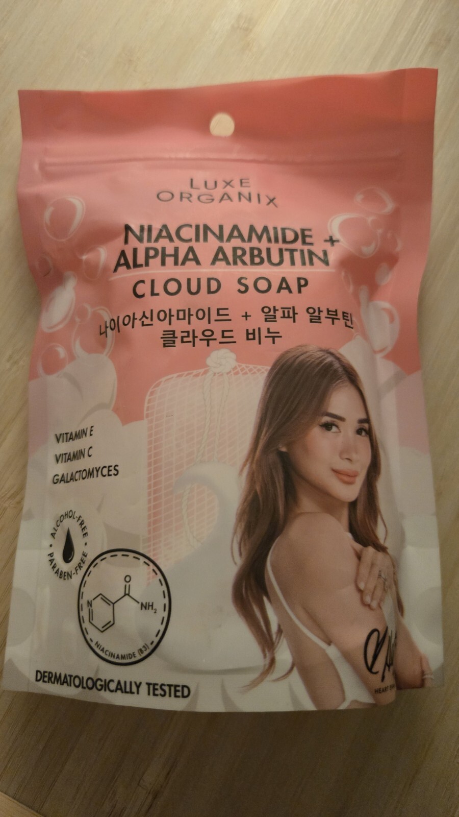 Luxe Organix Niacinamide Alpha Arbutin Brightening Cloud Soap