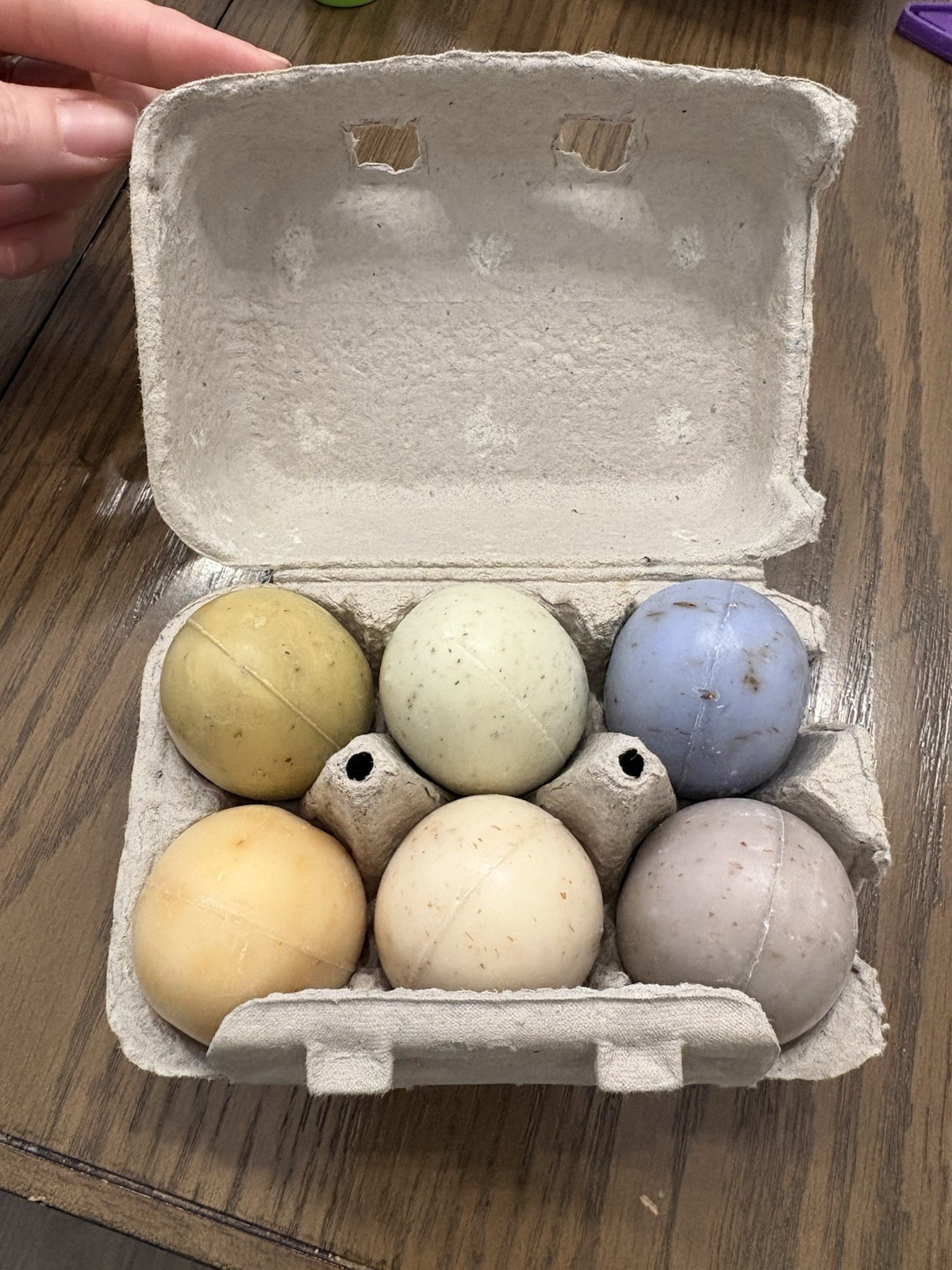 La Lavande Egg Carton with 6 Assorted French Egg Soaps