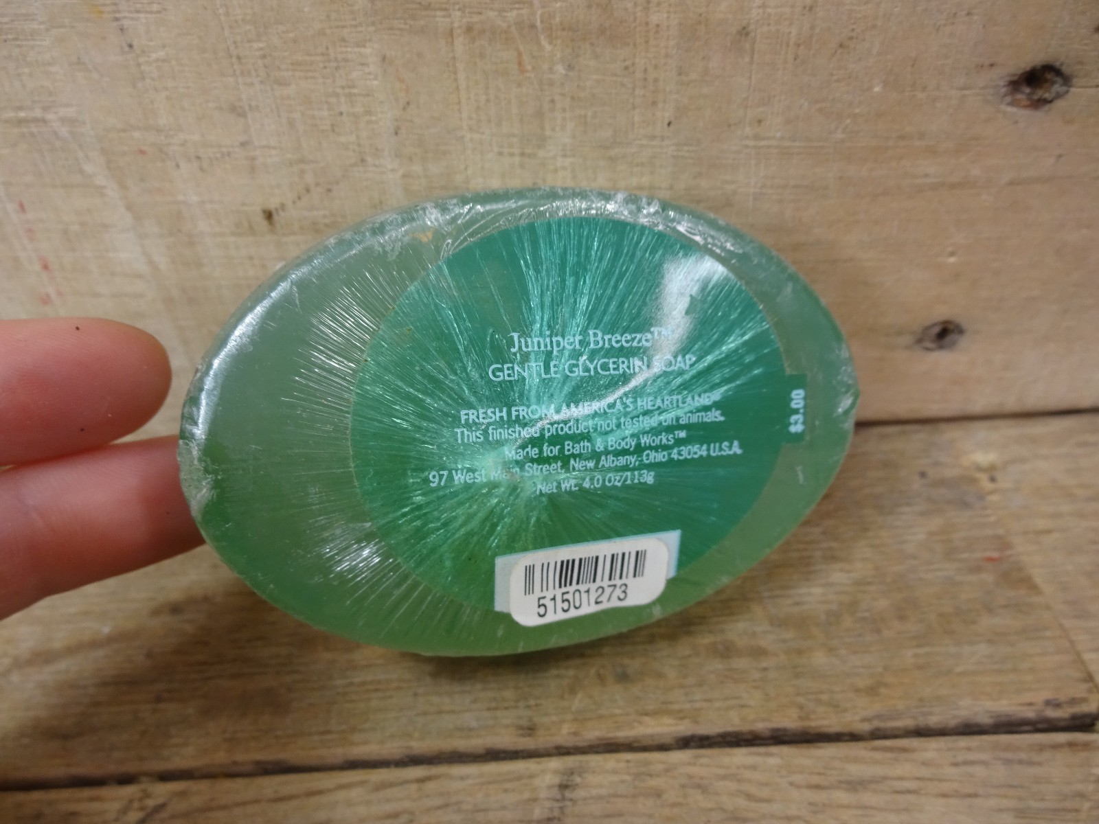 Bath & Body Works Gentle Glycerin Soap Bar 4 oz Mango Mandarin & Juniper Breeze