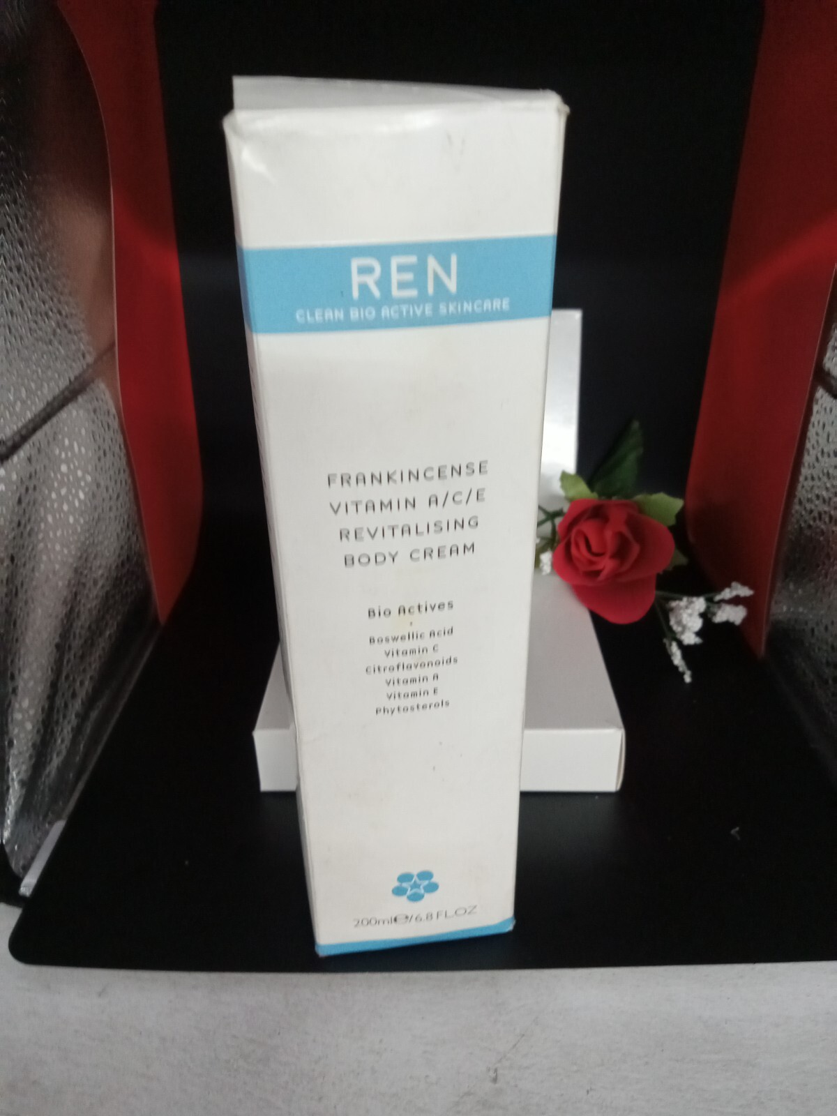 REN CLEAN SKINCARE FRANKINCENSE VITAMIN A/C/E REVITALISING BODY CREAM 200ML