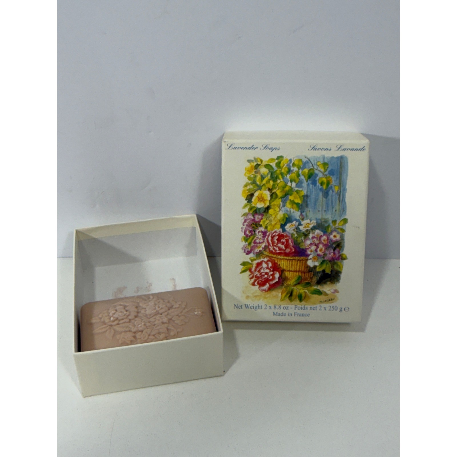 Lorcos France Lavender Savons Soap Vintage Floral Embossed Bar in Gift Box 8.8oz