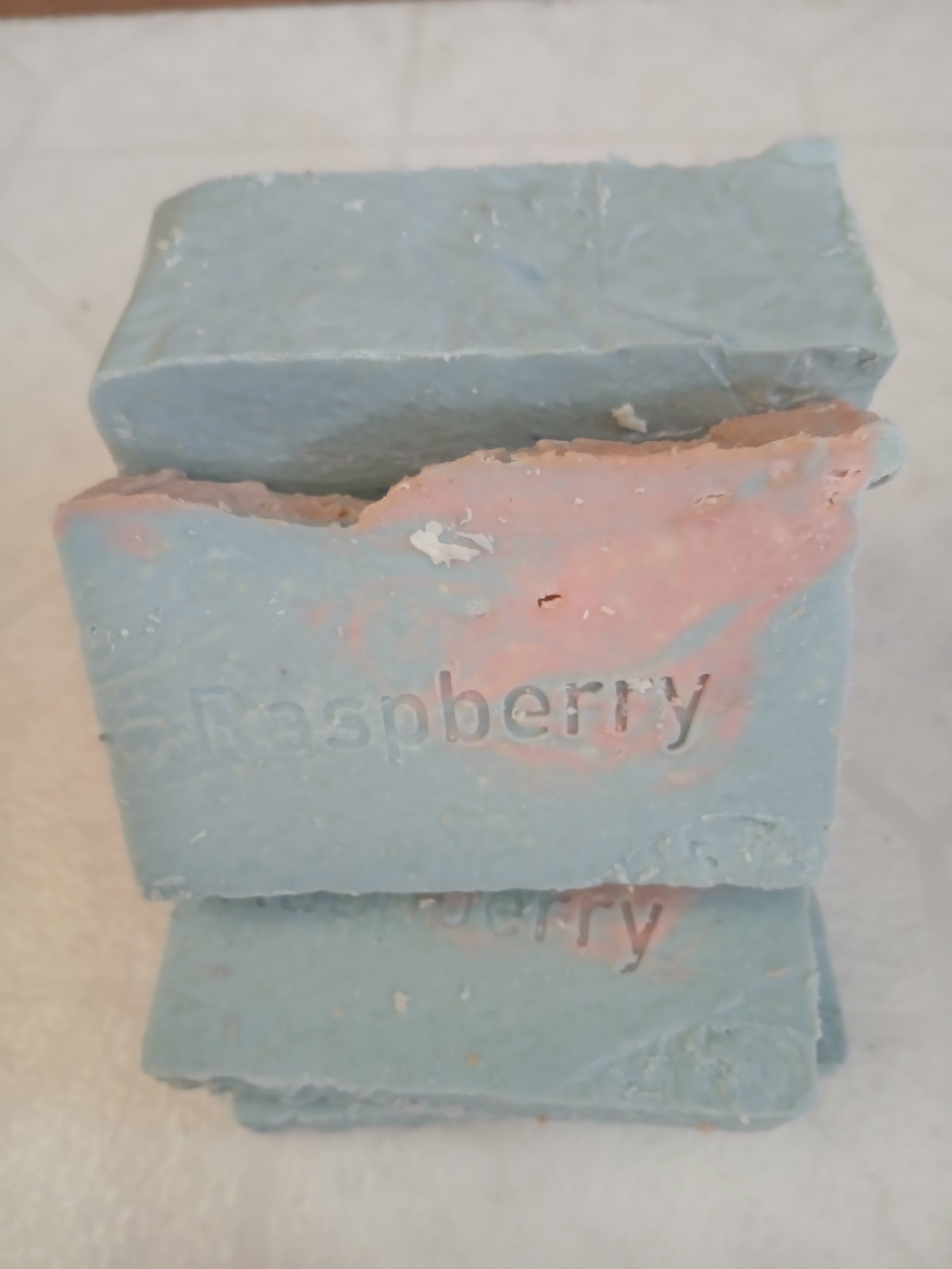 RASPBERRY GOAT MILK SOAP HAPPY GOAT CREAMERY FREE SHIPPING BASIC BAR DIRECT