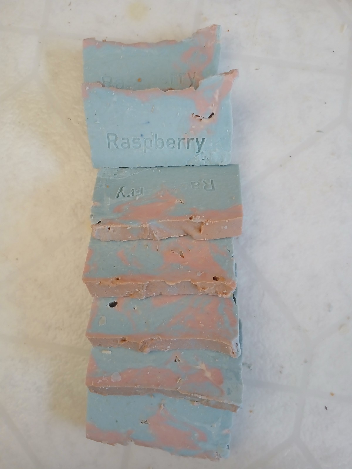RASPBERRY GOAT MILK SOAP HAPPY GOAT CREAMERY FREE SHIPPING BASIC BAR DIRECT