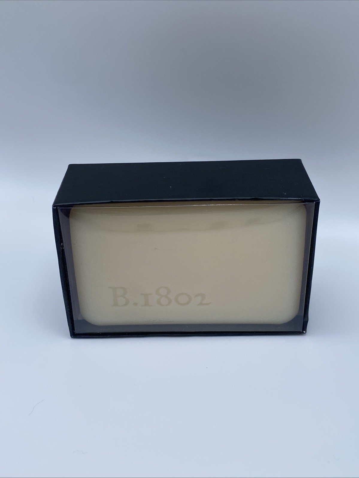 BEEKMAN 1802 GOAT MILK BAR SOAP – FRESH AIR – 9 oz W/ Ceramic Soap Dish