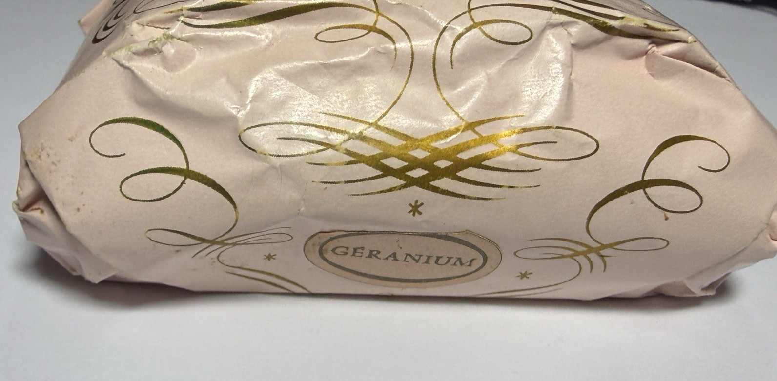 Guerlain Geranium Soap Sapoceti Bar Perfumed Vtg 1965