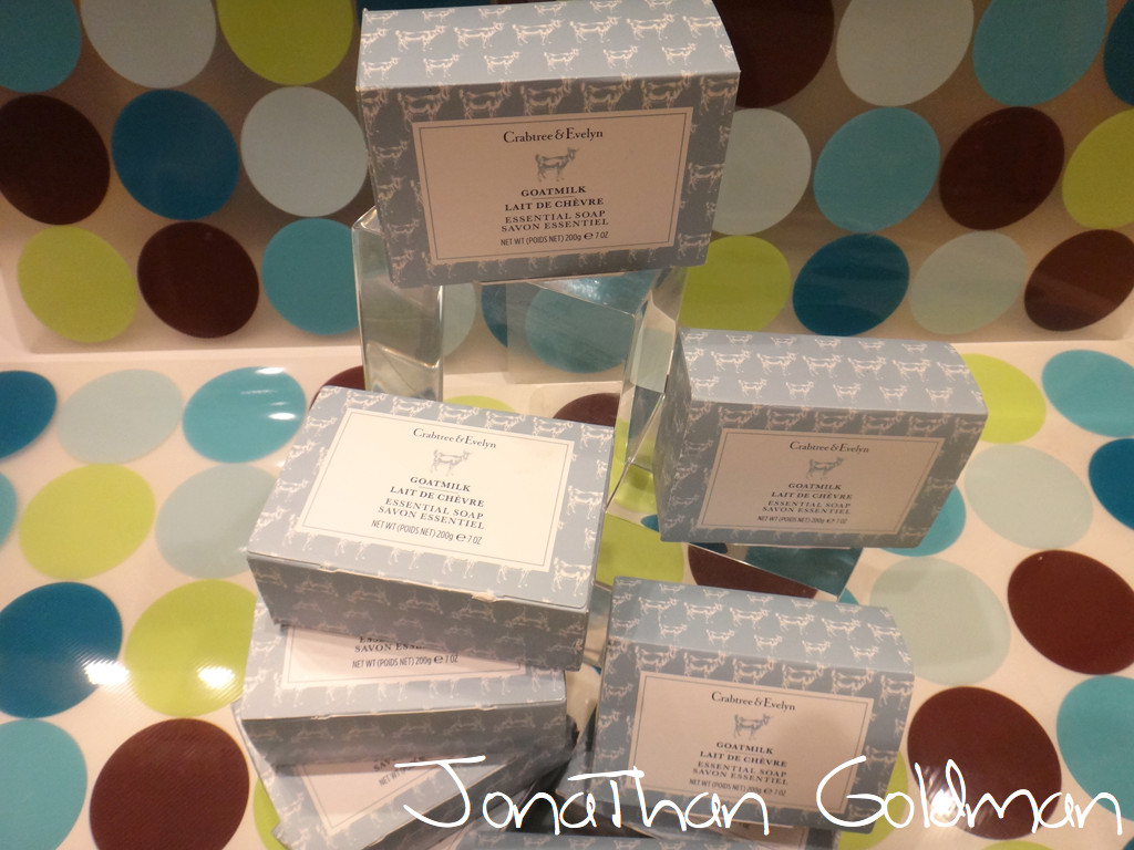 Crabtree & Evelyn Goatmilk Goat Milk Essential Soap Bath Bar 7oz 200g NEW